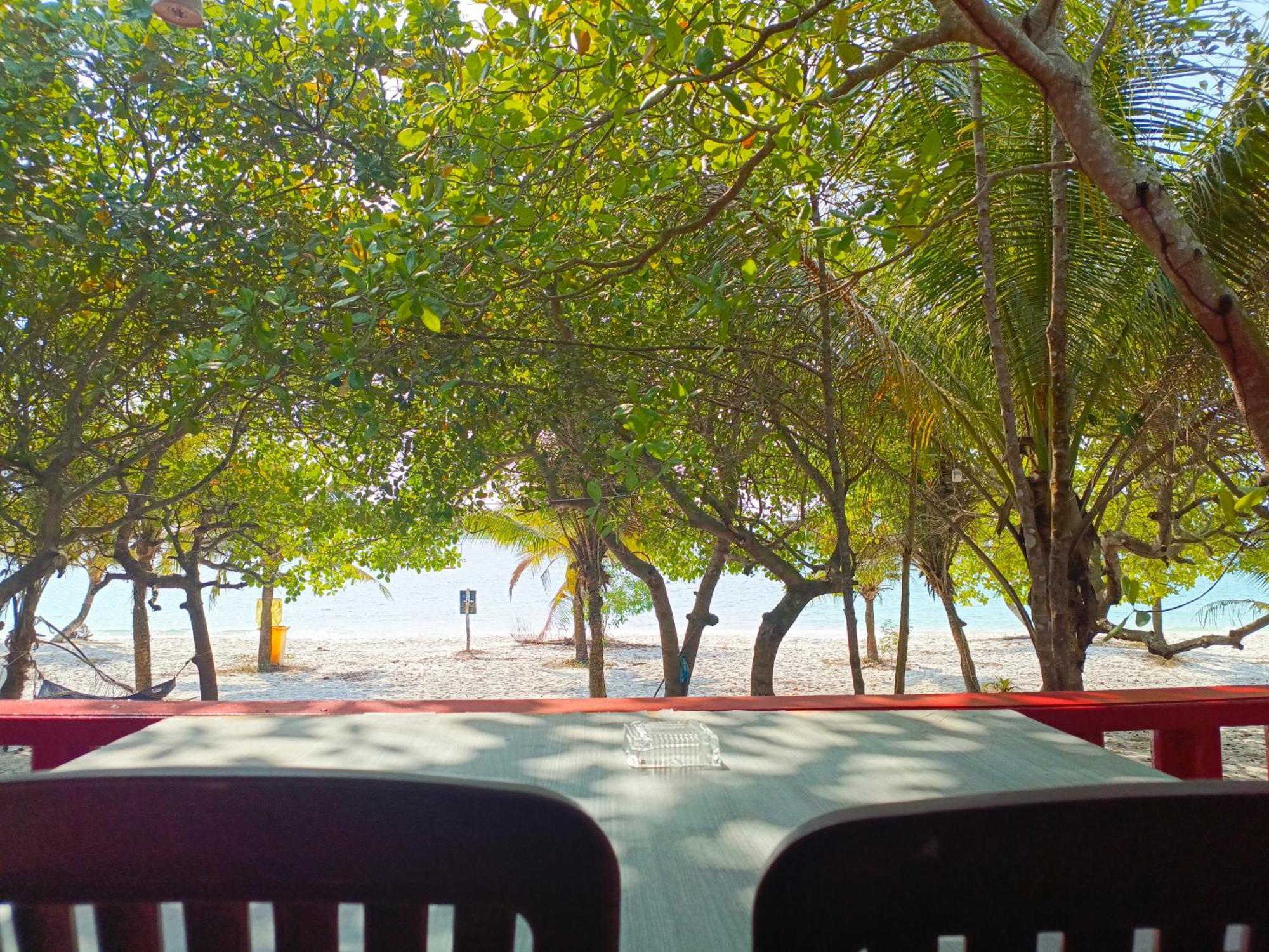Koh Rong Beach Hostel And Bungalows Kaoh Touch Exterior foto